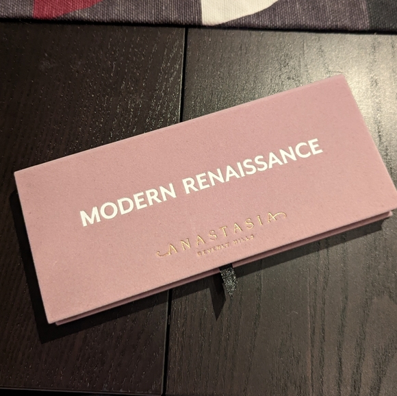 Modern Renaissance Palette - Picture 4 of 4